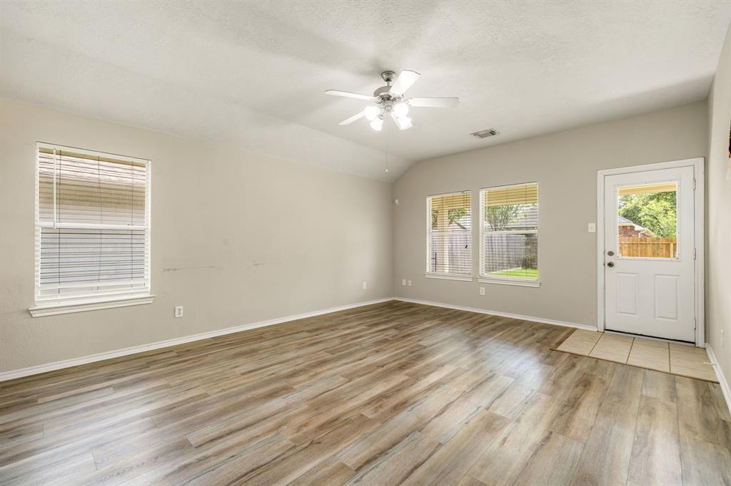 6733 Hidden Colony Lane, Dickinson, Texas image 9