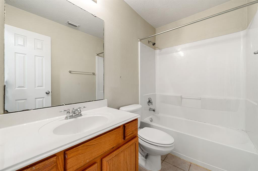 6733 Hidden Colony Lane, Dickinson, Texas image 14