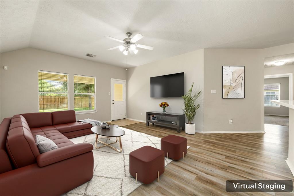6733 Hidden Colony Lane, Dickinson, Texas image 8