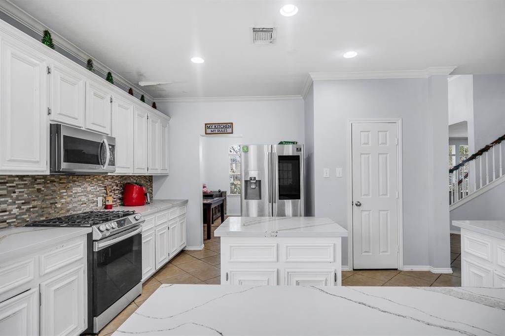 2304 Granite Shoals Court, Pearland, Texas image 11