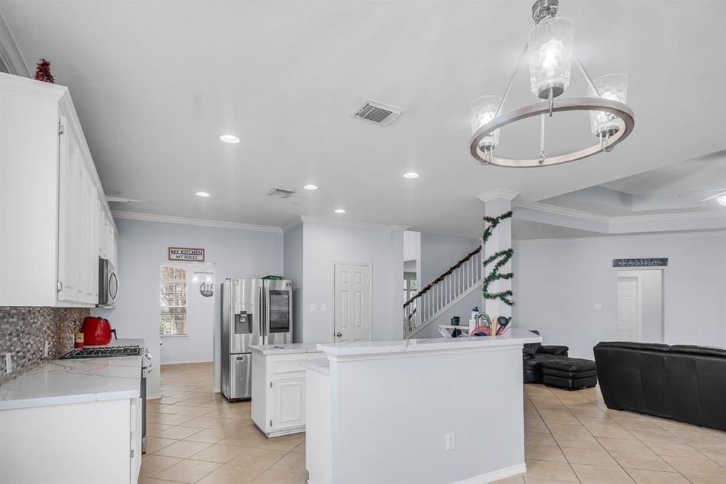 2304 Granite Shoals Court, Pearland, Texas image 9