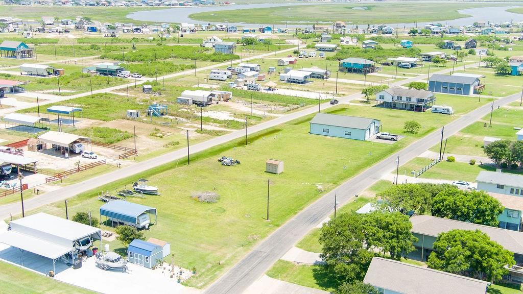 685 Blue Water Boulevard, Sargent, Texas image 3