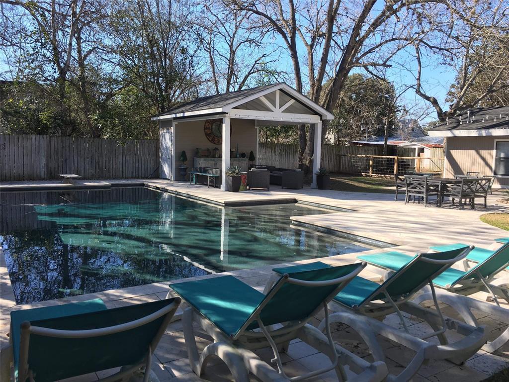 636 S Franklin St, La Grange, Texas image 4