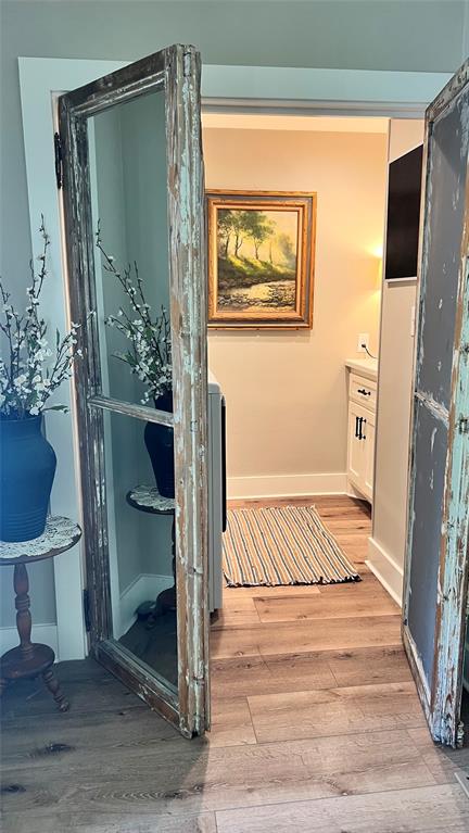 636 S Franklin St, La Grange, Texas image 10