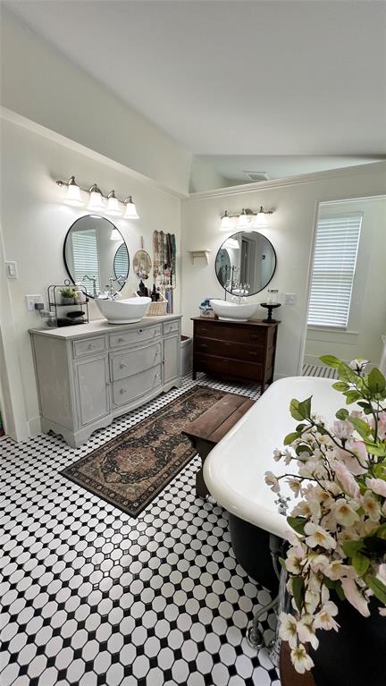 636 S Franklin St, La Grange, Texas image 20