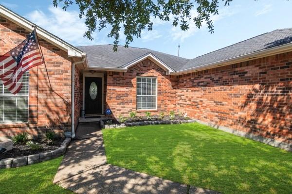 216 Armand Bay Drive, Dickinson, Texas image 3