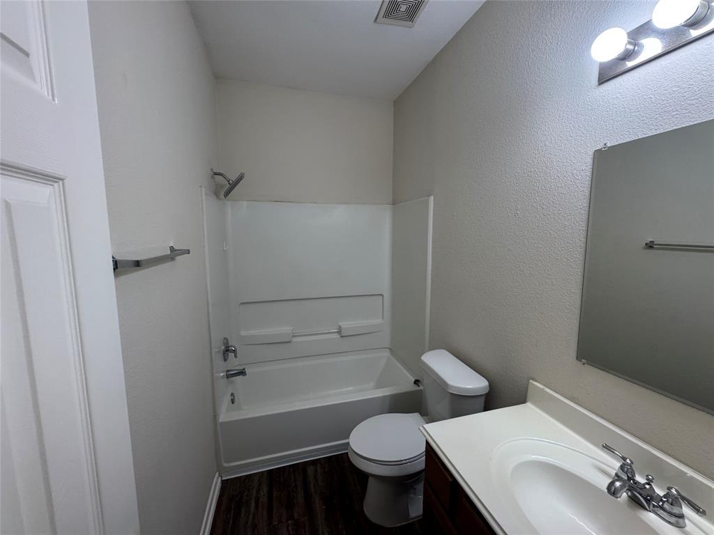 3922 Mossy Place Lane, Spring, Texas image 10