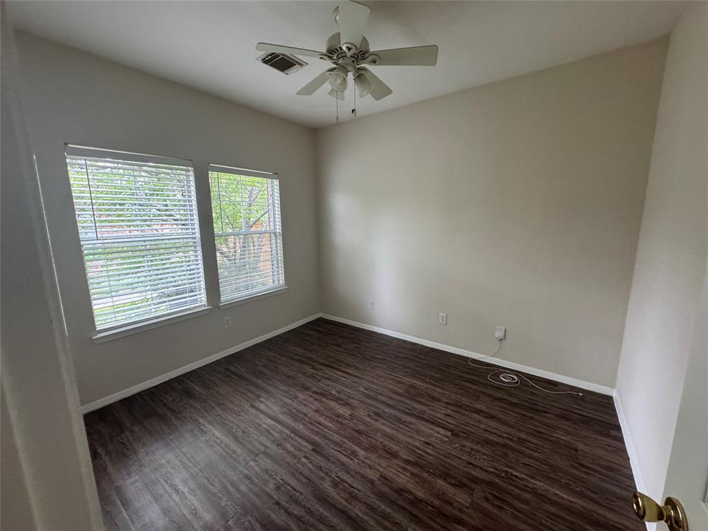 3922 Mossy Place Lane, Spring, Texas image 5