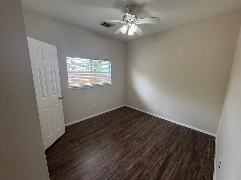3922 Mossy Place Lane, Spring, Texas image 8