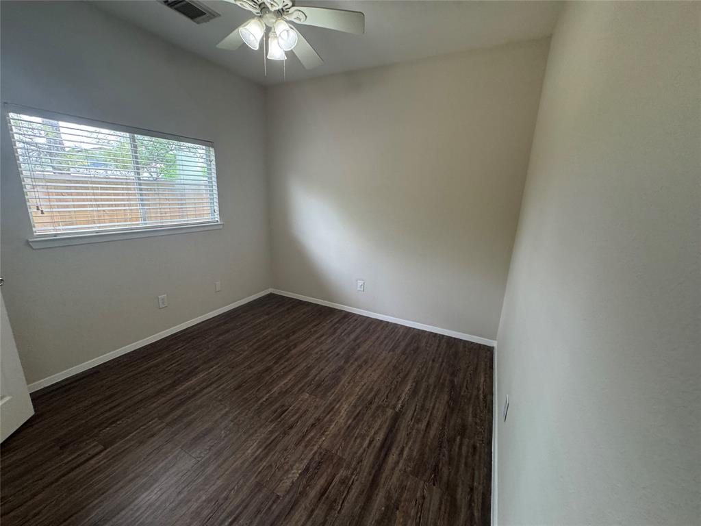 3922 Mossy Place Lane, Spring, Texas image 9