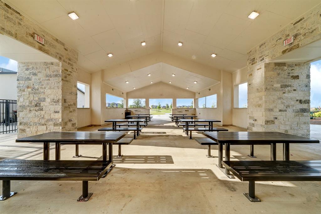 31334 Kenswick Grove Lane, Fulshear, Texas image 37