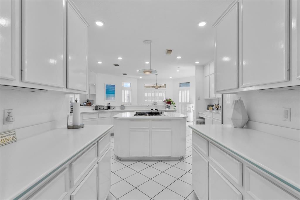 4601 Country Club View
