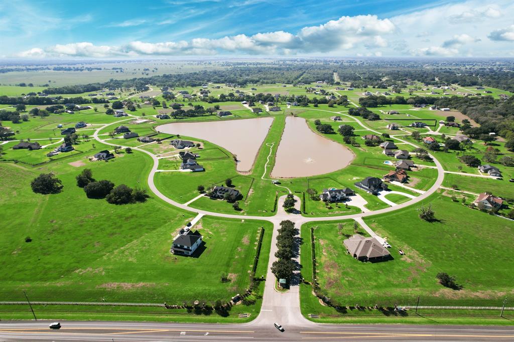 327 Cavalry Trail Drive, Rosharon, Texas image 11