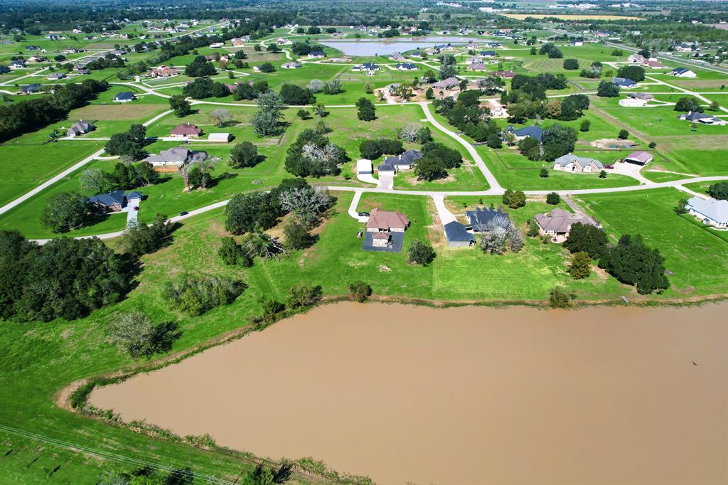 327 Cavalry Trail Drive, Rosharon, Texas image 7