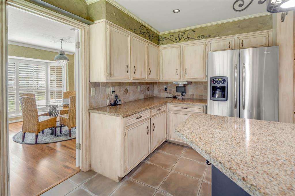 4724 Hunington Drive, Bryan, Texas image 9