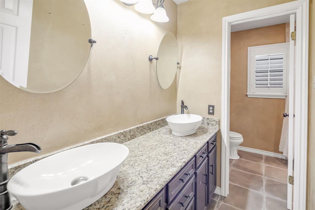 4724 Hunington Drive, Bryan, Texas image 23