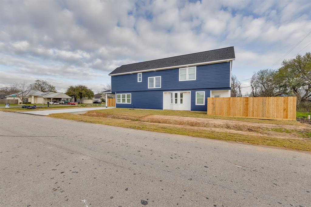 629 S 6th Street, La Porte, Texas image 37