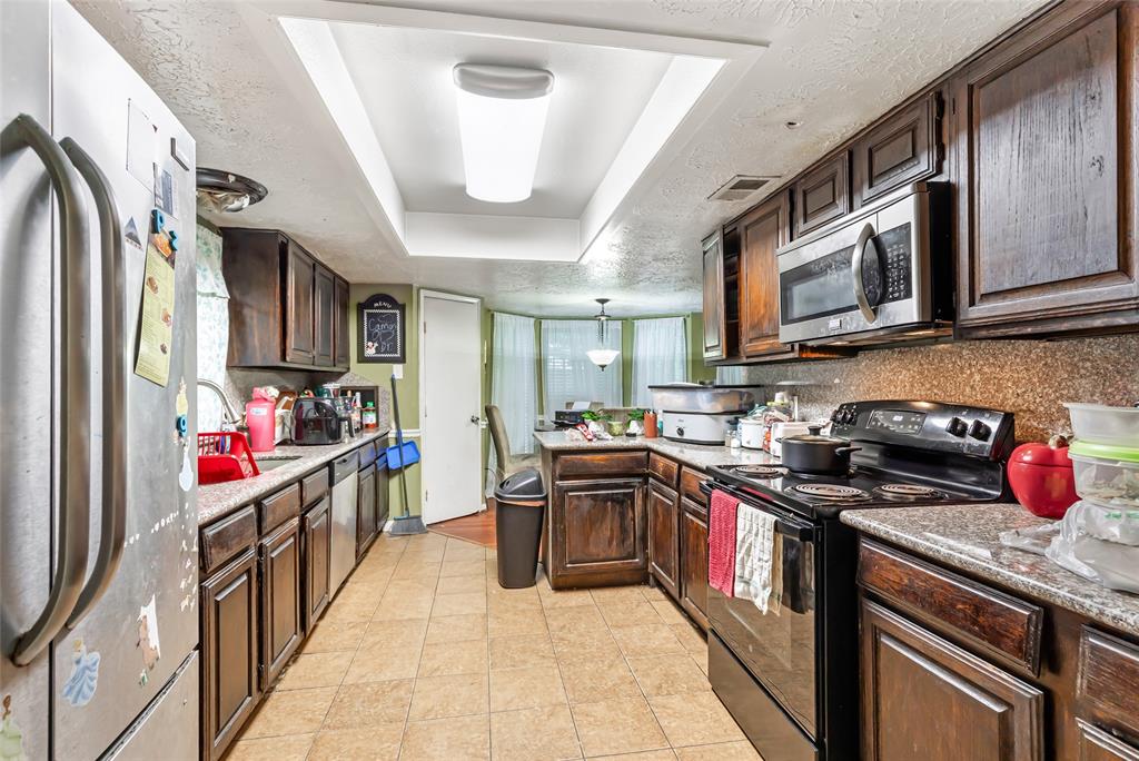 19714 Faye Oaks Court, Humble, Texas image 4
