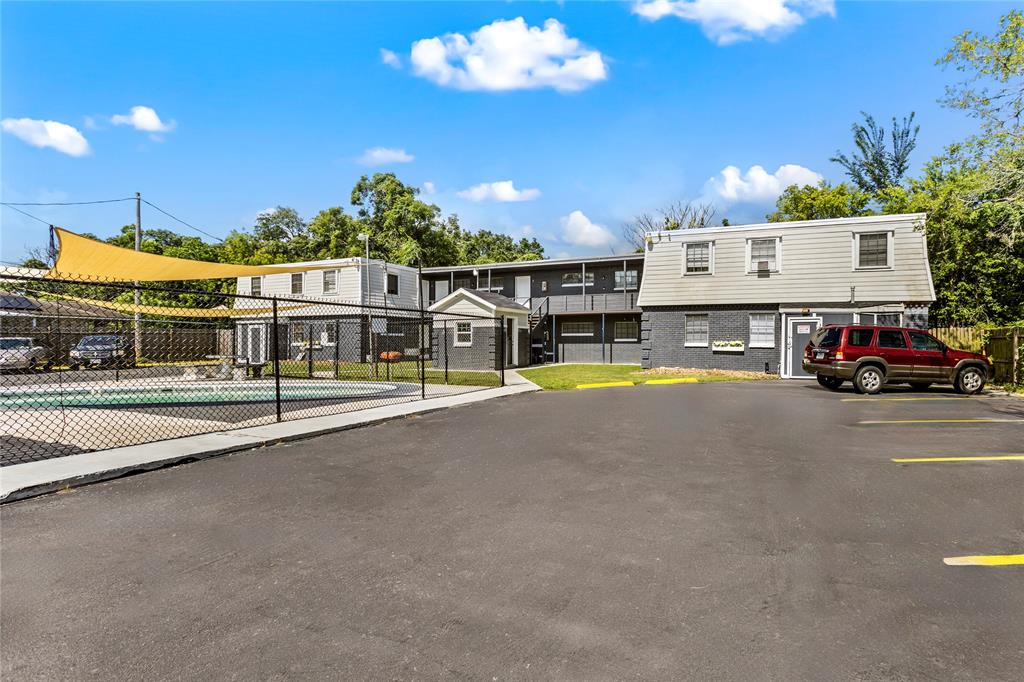 1825 Bayou Road