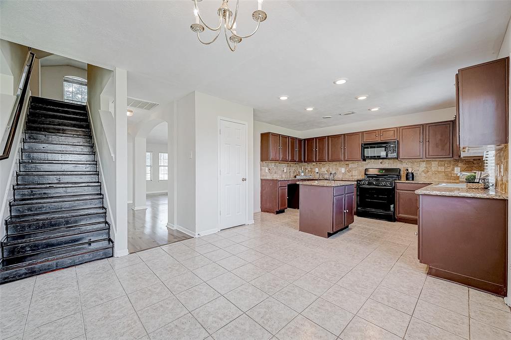 Houston, Texas 77083, United States, 4 Bedrooms Bedrooms, ,3 BathroomsBathrooms,Residential,Pending,22833