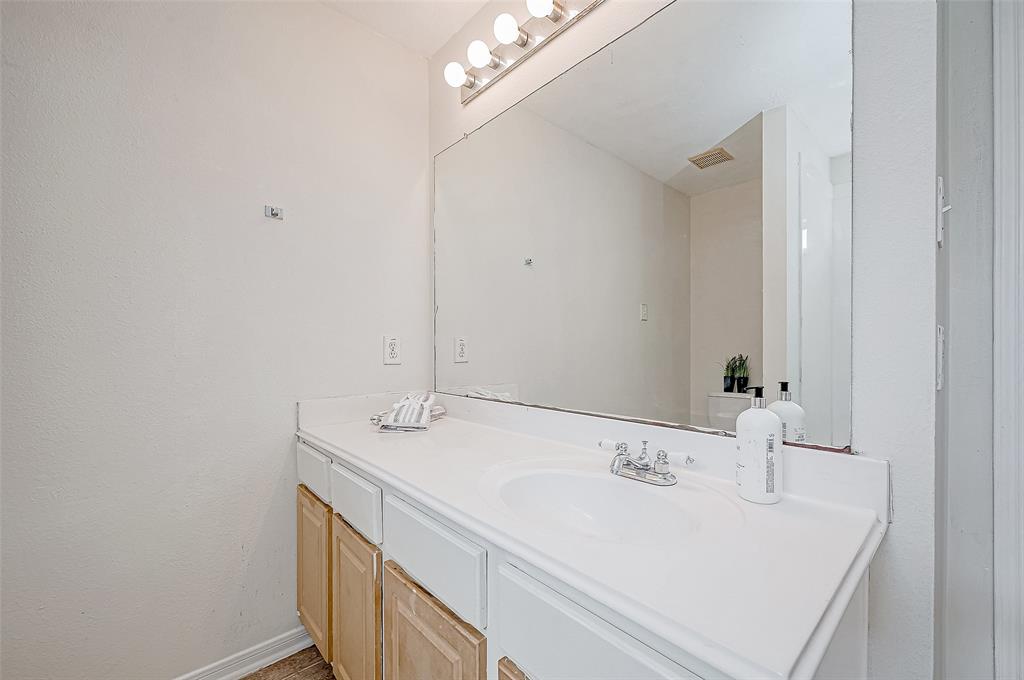 Houston, Texas 77083, United States, 4 Bedrooms Bedrooms, ,3 BathroomsBathrooms,Residential,Pending,22833