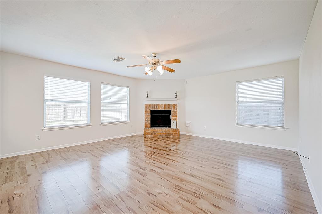 Houston, Texas 77083, United States, 4 Bedrooms Bedrooms, ,3 BathroomsBathrooms,Residential,Pending,22833