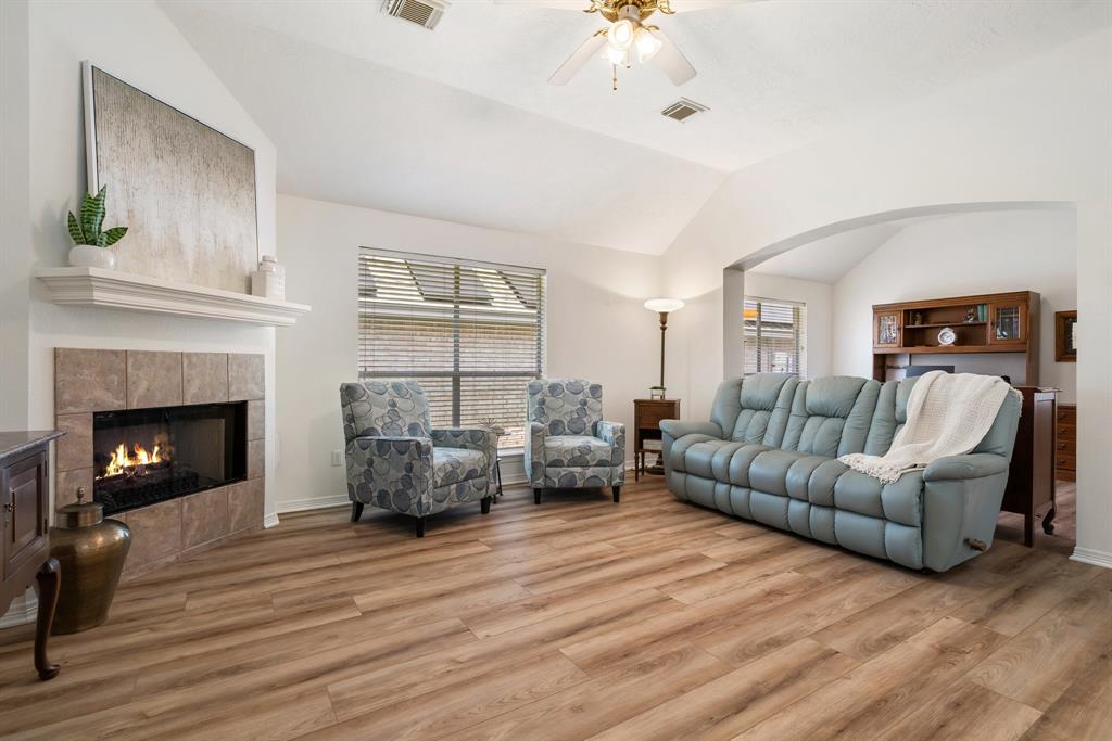10479 Torrey Pines Drive, Willis, Texas image 4
