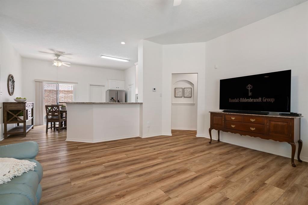 10479 Torrey Pines Drive, Willis, Texas image 6