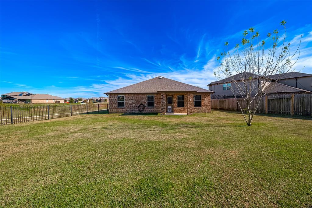 3931 Egyptian Goose Court, Baytown, Texas image 23