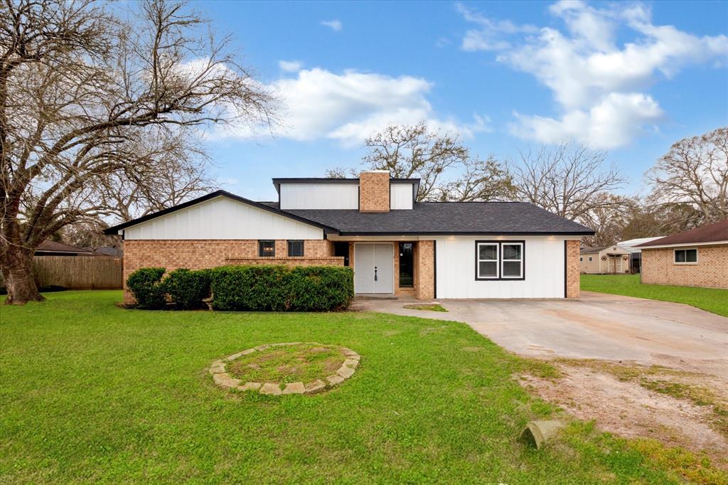 608 Roene Lane, Brazoria, Texas image 1