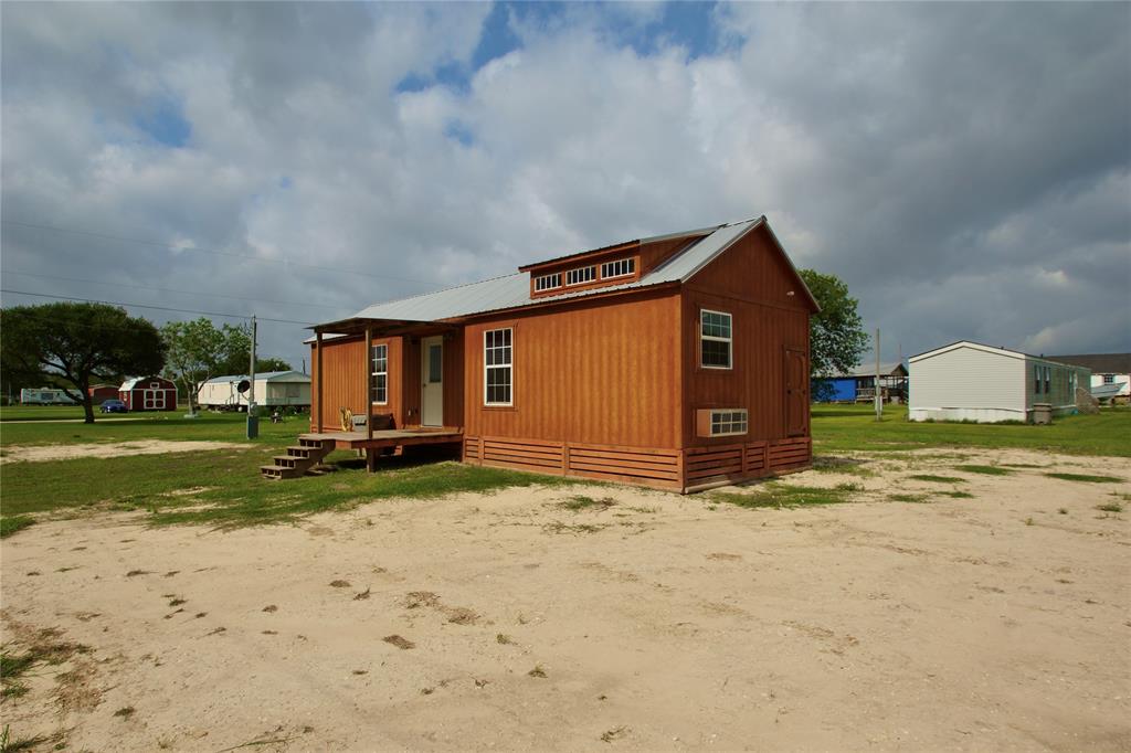 1101 W Houston Ave, Seadrift, Texas image 3