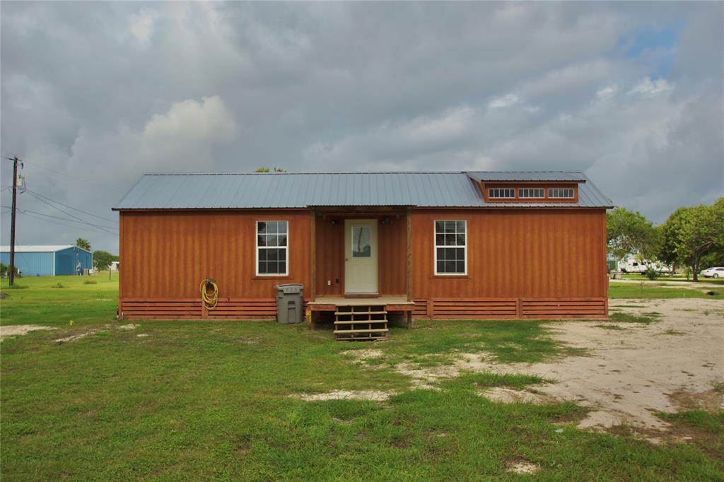 1101 W Houston Ave, Seadrift, Texas image 5