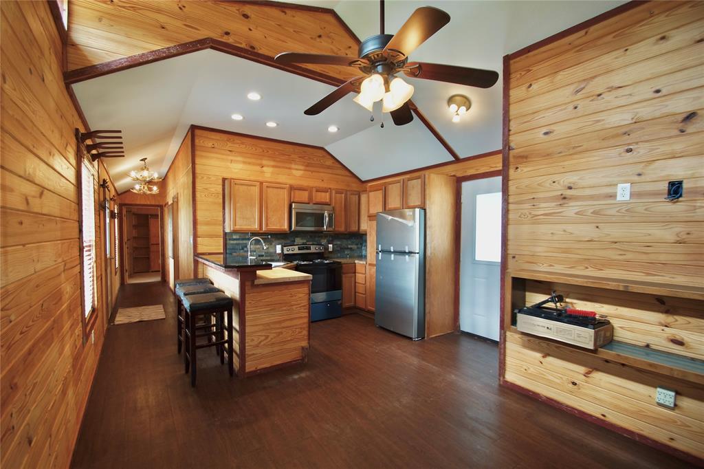 1101 W Houston Ave, Seadrift, Texas image 10