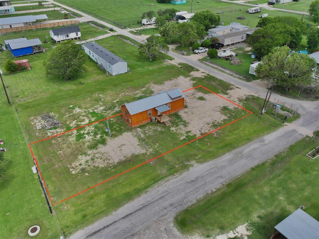 1101 W Houston Ave, Seadrift, Texas image 2