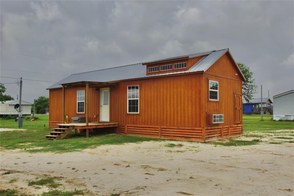1101 W Houston Ave, Seadrift, Texas image 4
