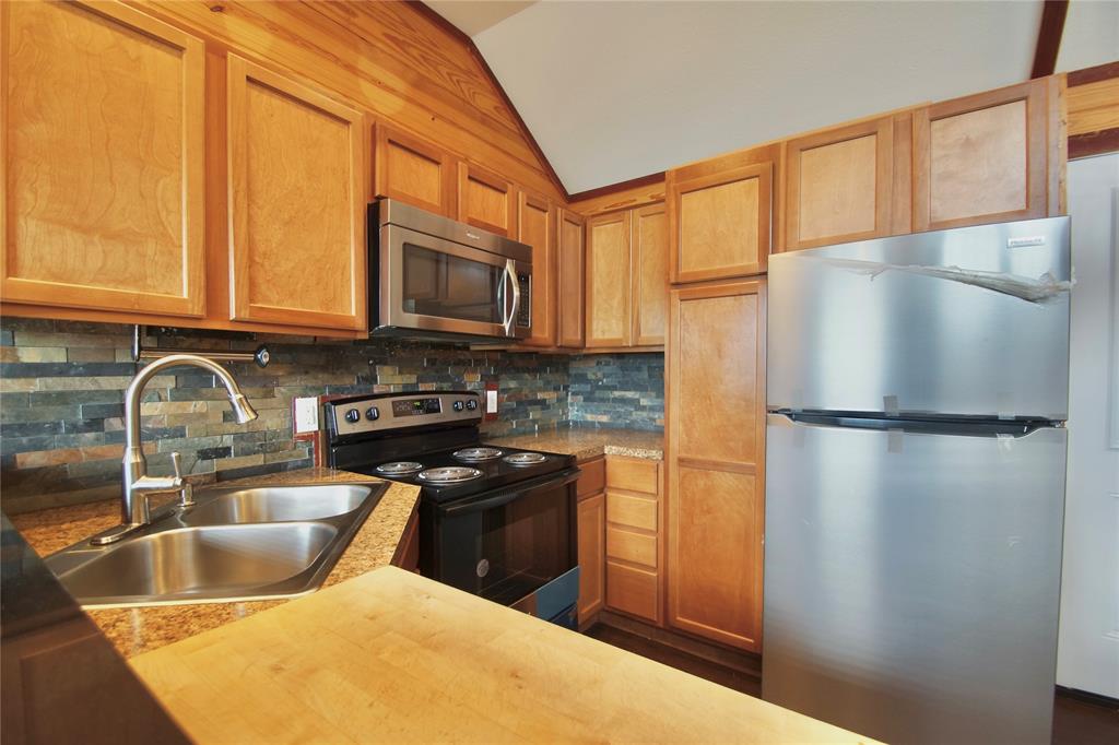 1101 W Houston Ave, Seadrift, Texas image 11