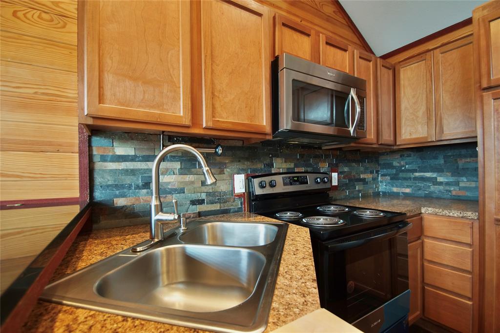 1101 W Houston Ave, Seadrift, Texas image 12