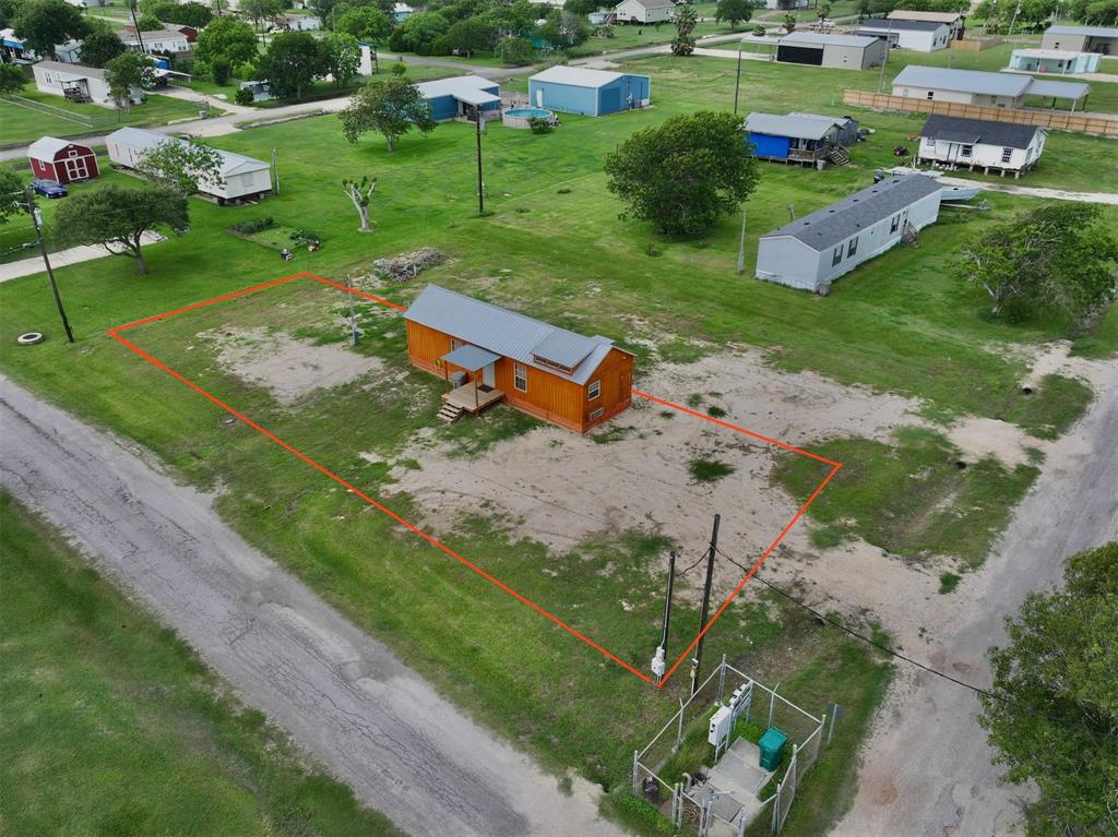 1101 W Houston Ave, Seadrift, Texas image 1