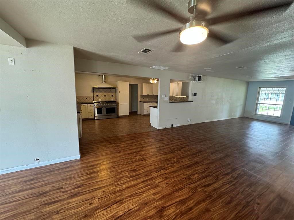 401 Henry Street, Bridge City, Texas image 7