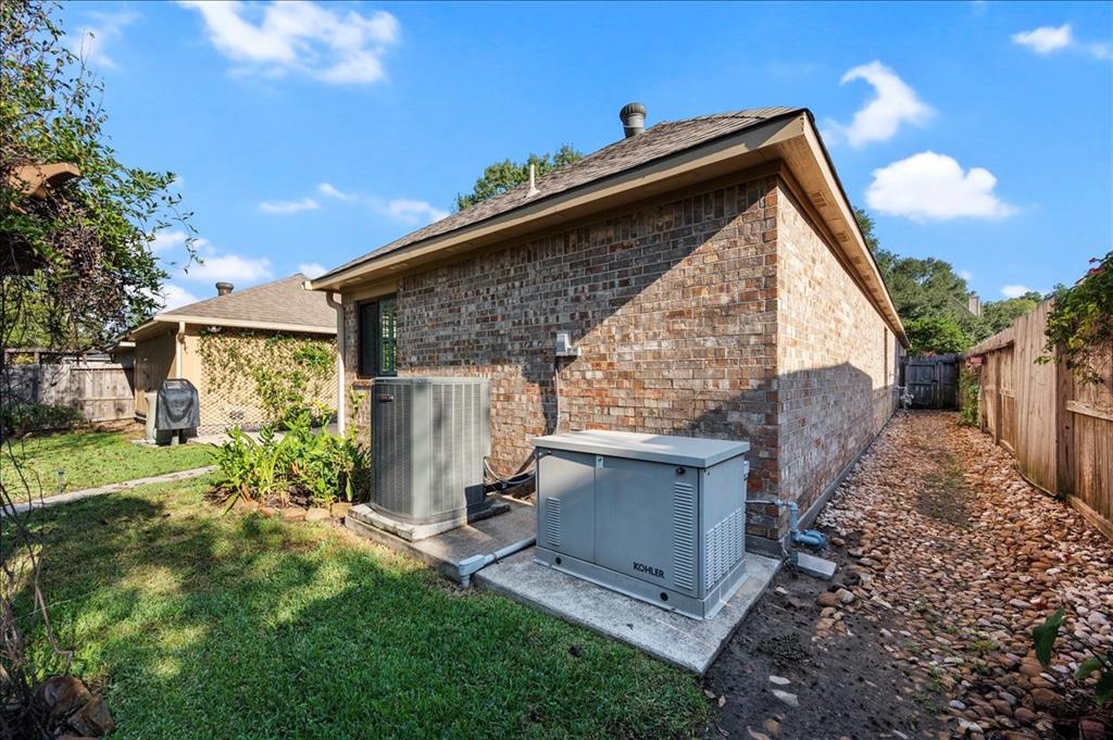 4327 Brook Shadow Drive, Houston, Texas image 25