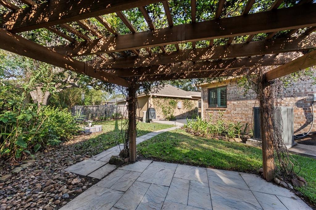 4327 Brook Shadow Drive, Houston, Texas image 24