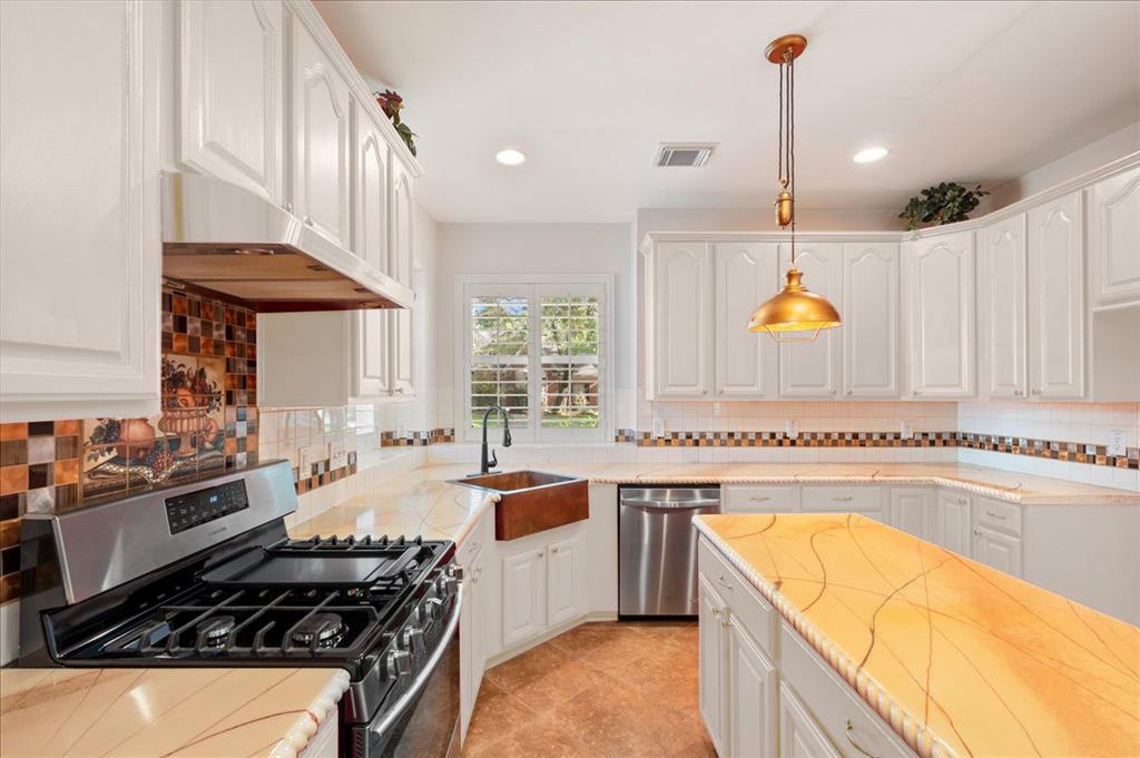 4327 Brook Shadow Drive, Houston, Texas image 8