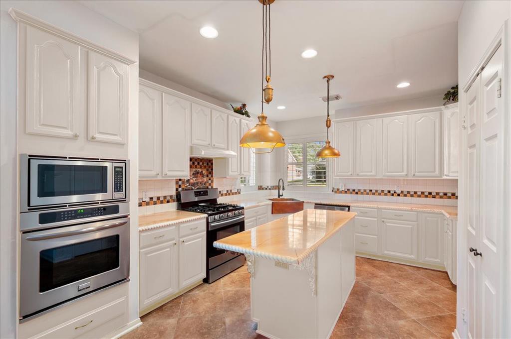 4327 Brook Shadow Drive, Houston, Texas image 6