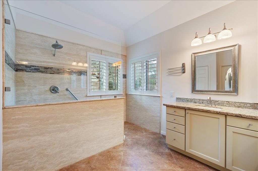 4327 Brook Shadow Drive, Houston, Texas image 14