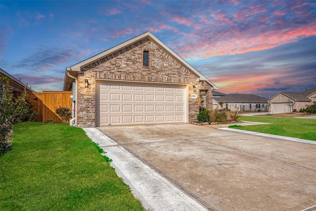 13114 Dalvay Beach Drive, Texas City, Texas image 1