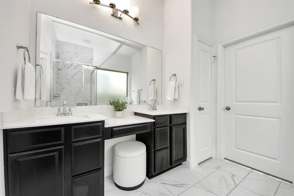 8715 Morris Woods Drive, Missouri City, Texas image 19