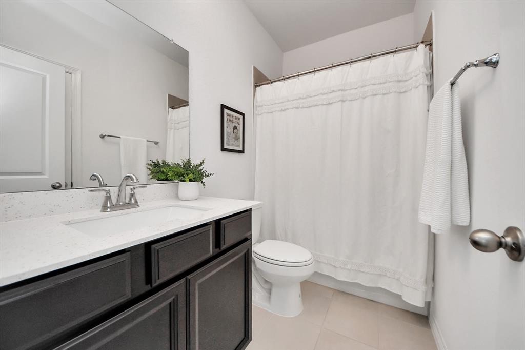 8715 Morris Woods Drive, Missouri City, Texas image 25