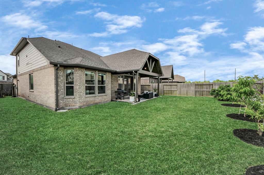 8715 Morris Woods Drive, Missouri City, Texas image 30