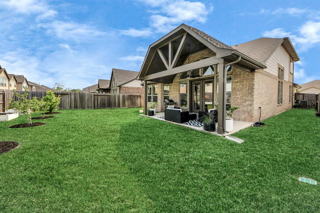 8715 Morris Woods Drive, Missouri City, Texas image 29