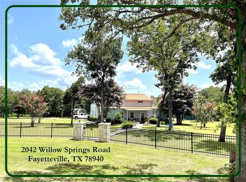 Single Family Residence in Fayetteville TX 2042 Willow Springs Road.jpg